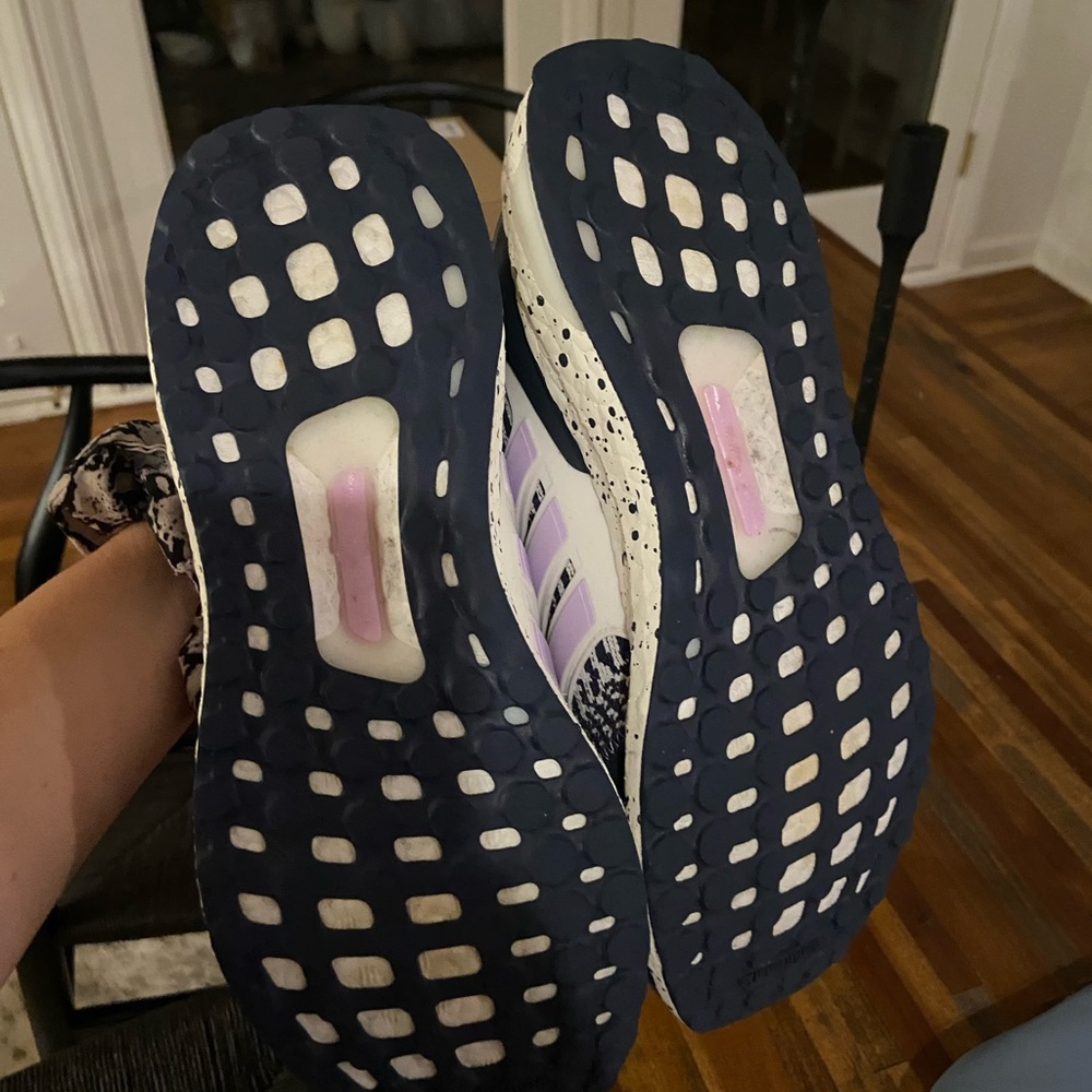 Adidas - Picture 3 of 4